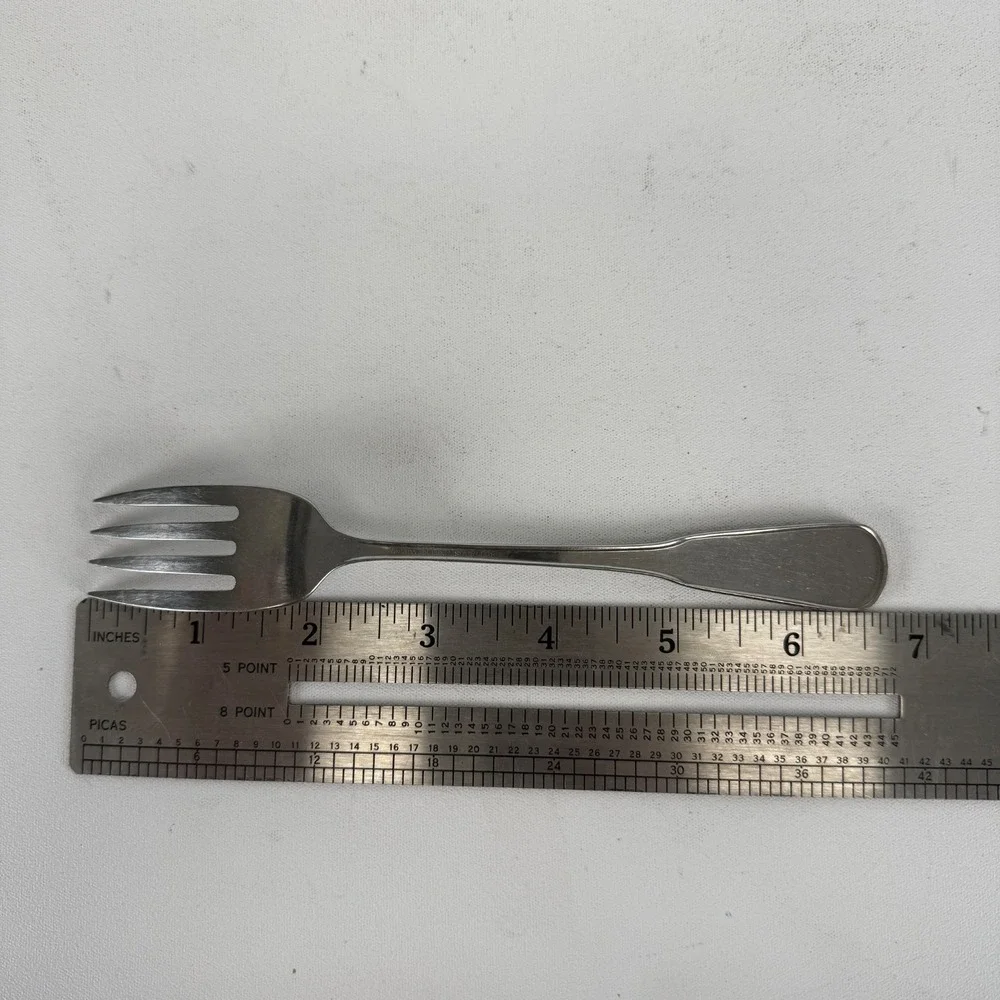 Oneida Deluxe Village Stainless Salad Fork Flatware 6 3/4